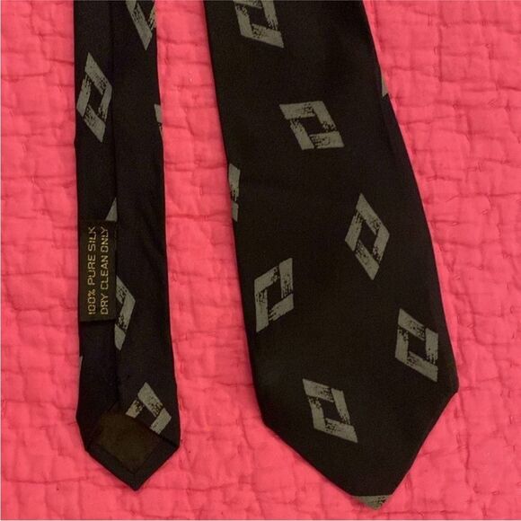 Giorgio Armani Men's Patterned Ties Set (3) - Picture 4 of 7